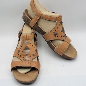 Clarks Artisan Tan Leather Southwest Studded Slingback Sandals Womens 7.5M